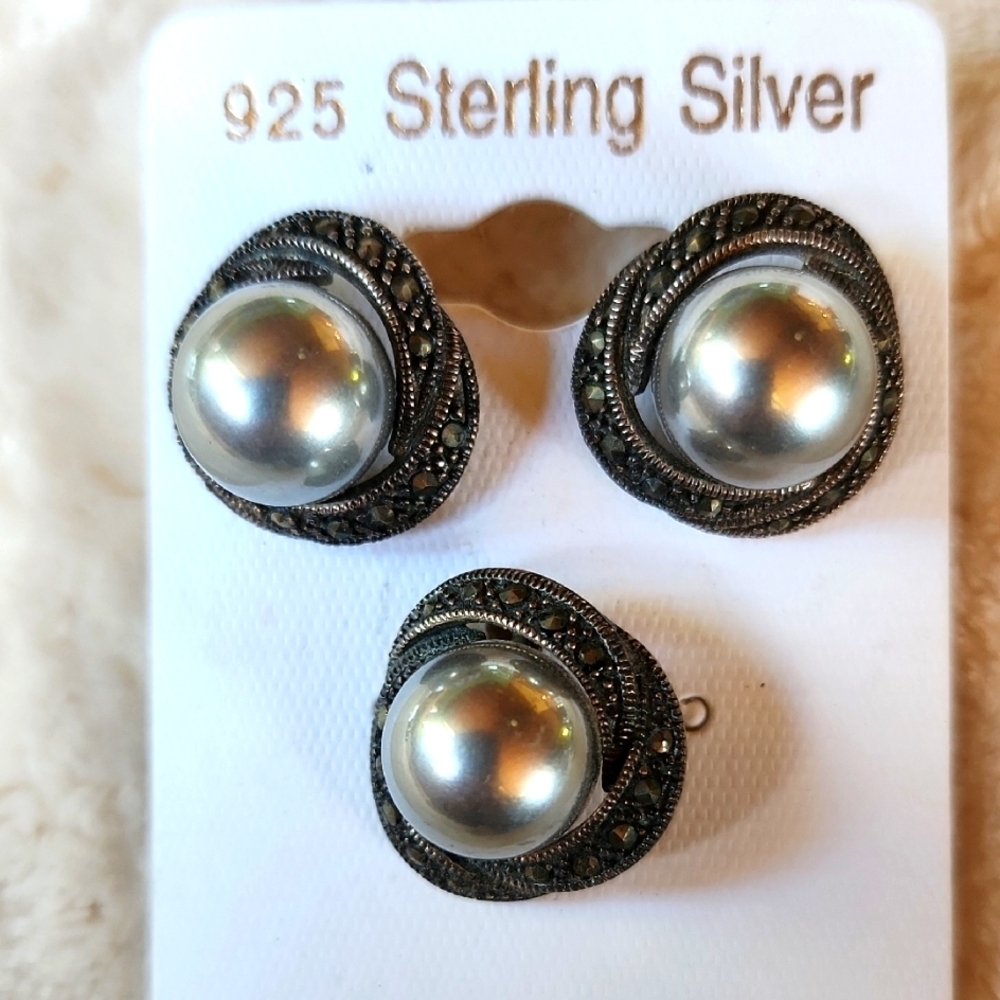 Sterling‎ Silver Pearl Earrings Set